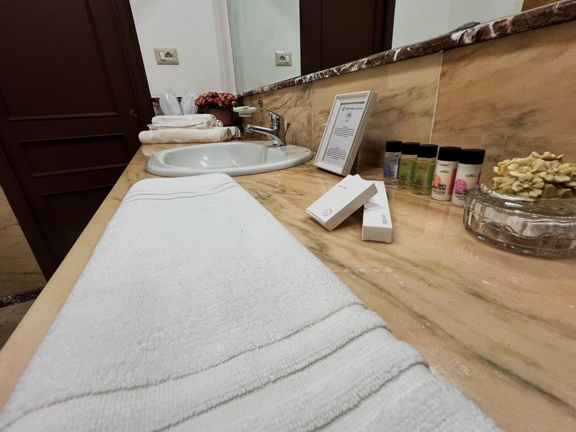 Allure Palace Acireale Bagian luar foto